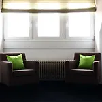 دي كرون - غارني فندق 3*