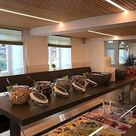地科隆贾尼酒店 3*