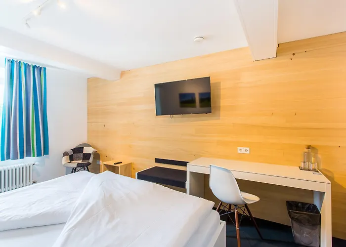 Krone - Garni Отель Кирхцартен